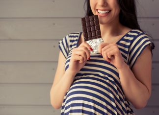 Muốn con hay cười, mẹ bầu hãy ăn socola