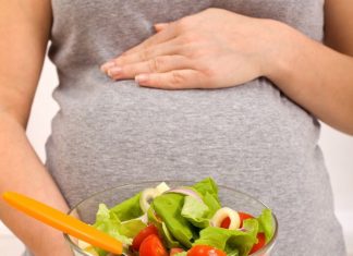 Mẹ bầu ăn gì để giúp thai nhi phòng dị ứng