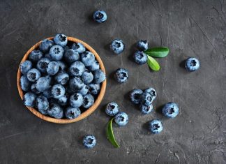 5 nhóm trái cây bà bầu nên ăn mỗi ngày để chống rạn da từ bên trong