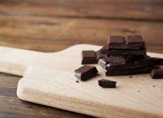 Bà bầu ăn sô cô la có thể cải thiện chức năng của nhau thai