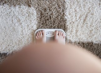 Cân nặng của mẹ ảnh hưởng thế nào đến thai nhi?