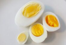 Bầu ăn trứng ngỗng có tốt không? Sự thật bất ngờ mẹ nên biết! trung-ngong-luoc