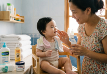 Cách Tắm Cho Trẻ Sơ Sinh Đúng Cách Và Chăm Sóc Rốn An Toàn Cho Bé cham-soc-da-cho-tr-biquyetmebau
